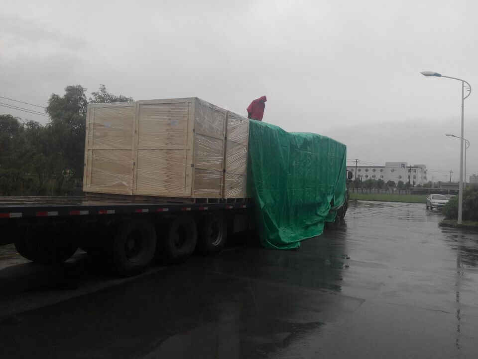 2017年6月北京創(chuàng)聯(lián)匯通電氣-雨中發(fā)貨現(xiàn)場(chǎng)，一直以顧客服務(wù)為較好